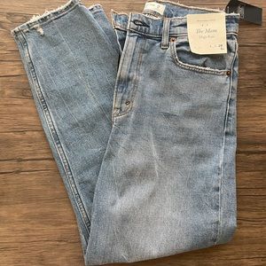 Abercrombie & Fitch “The Mom” High Rise Jeans, Size 28/6 Regular, NEVER WORN!